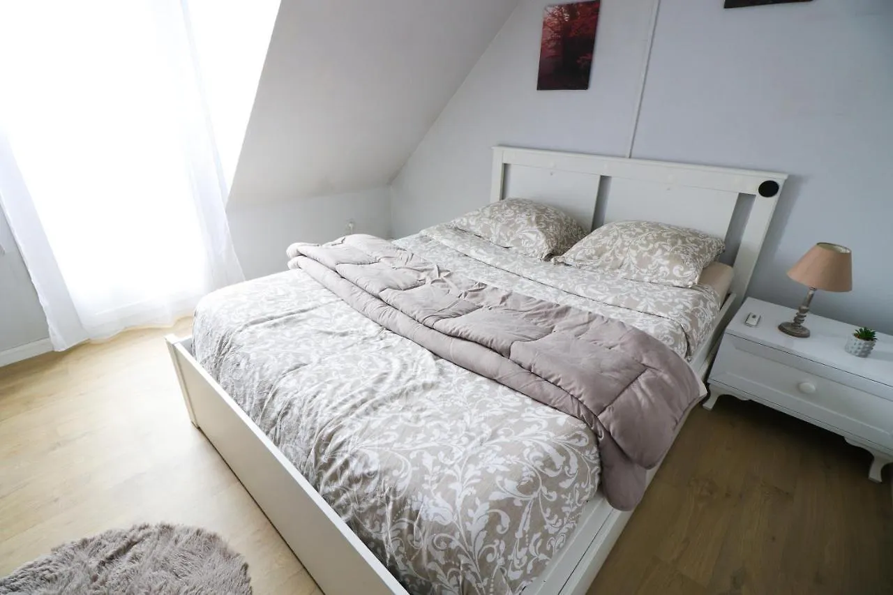 Homestay Nov Sweety Home Goussainville  France